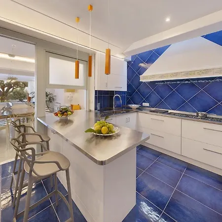 - Giove Villa Nerano